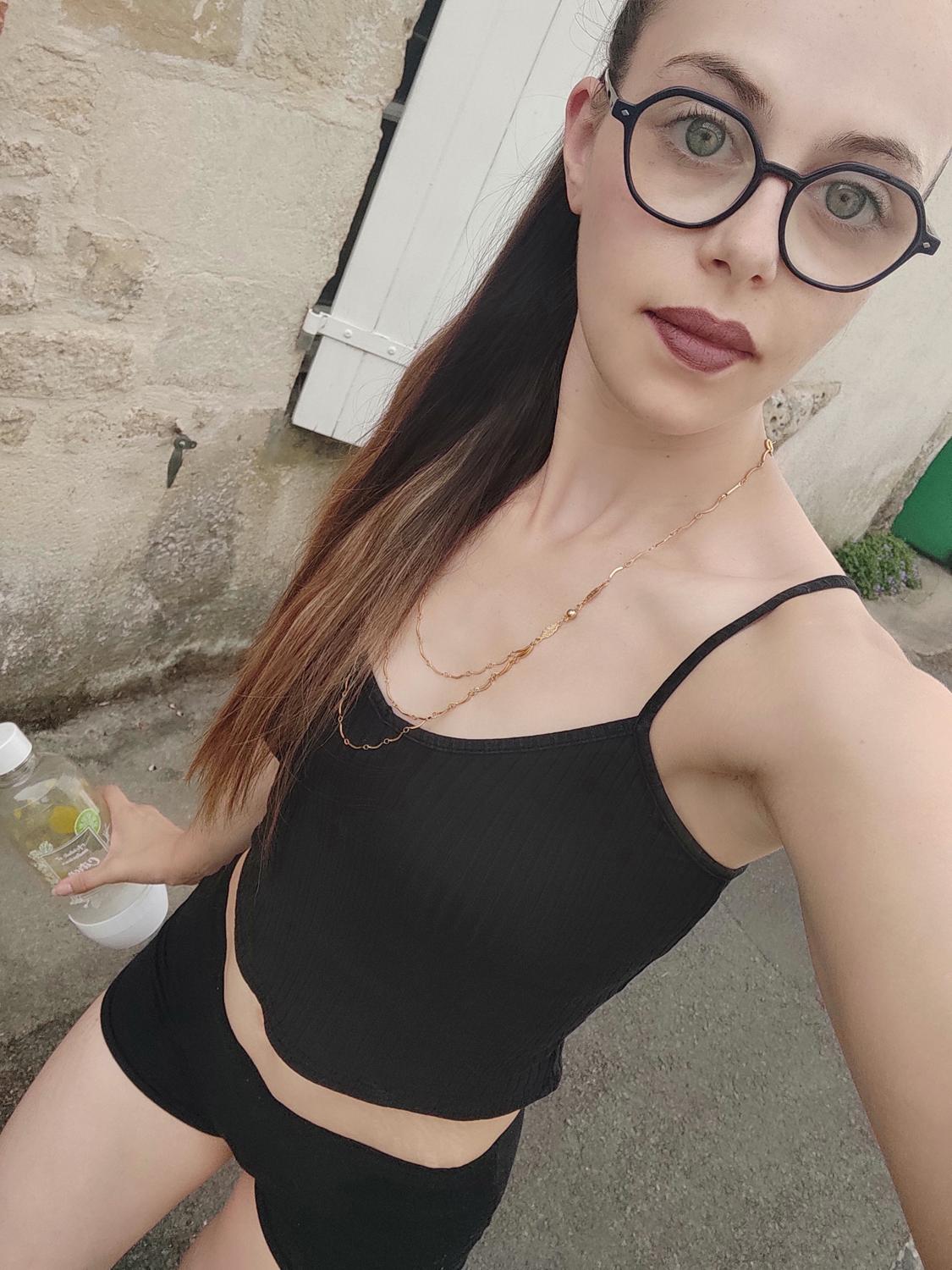 Sexyskinnygirl's media