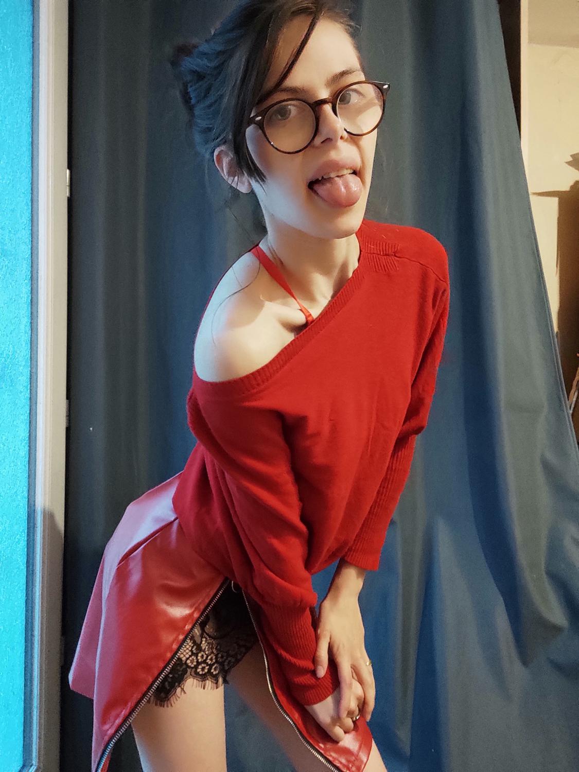 Sexyskinnygirl's media
