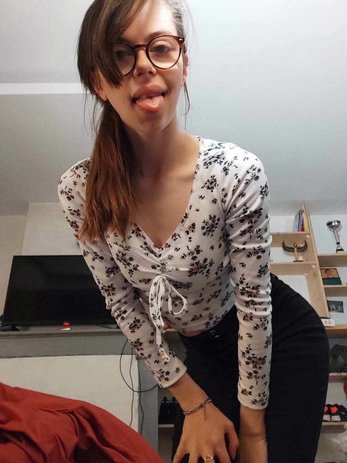 Sexyskinnygirl's media