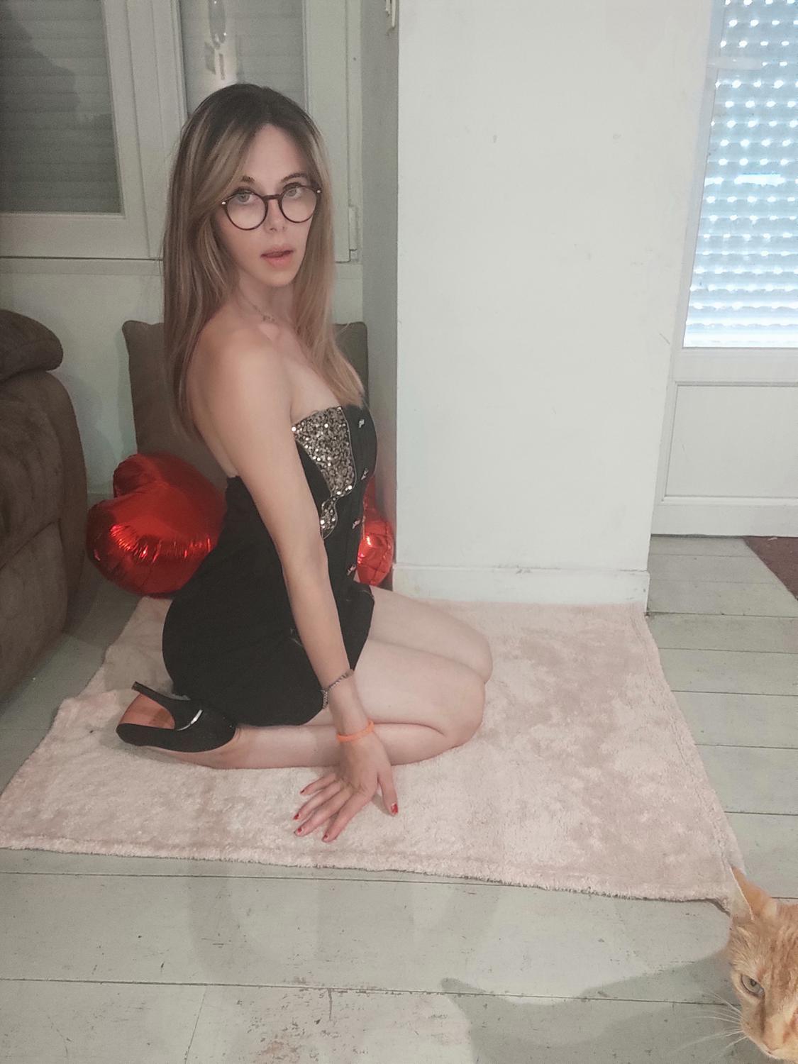 Sexyskinnygirl's media
