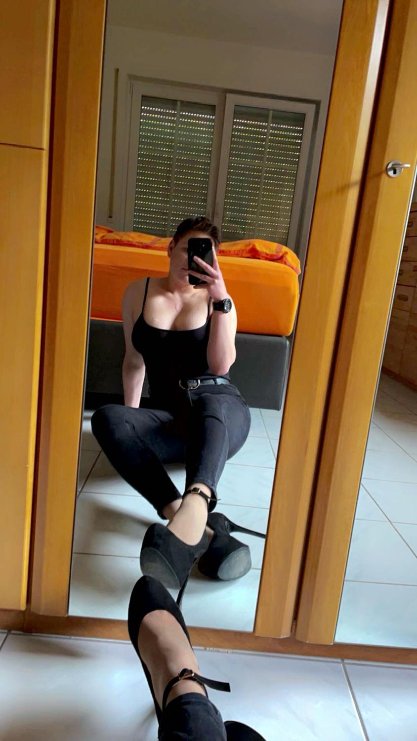 Sexyslips's media