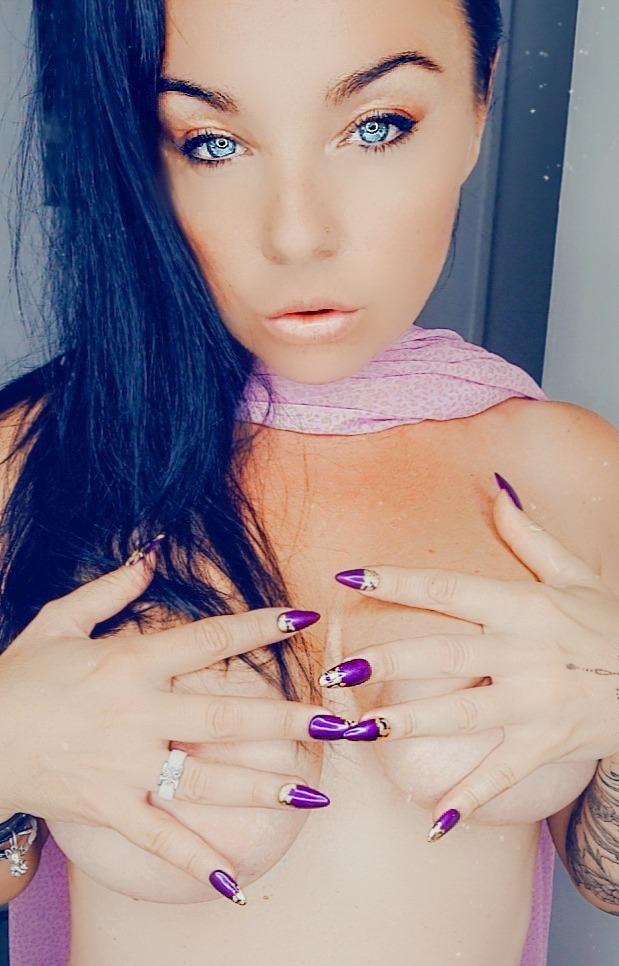 Shanna_x2's media