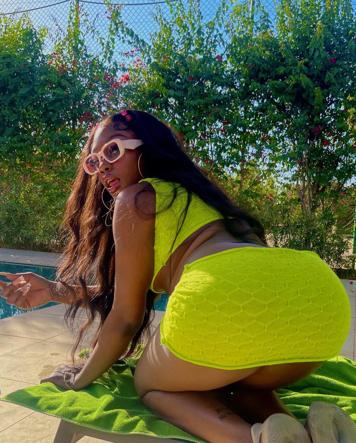 Shonaxbabe's media
