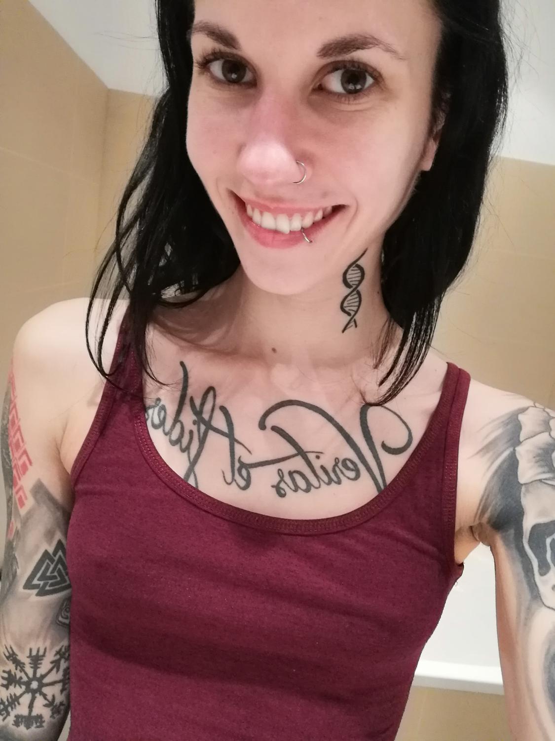 Skinny_bitch's media