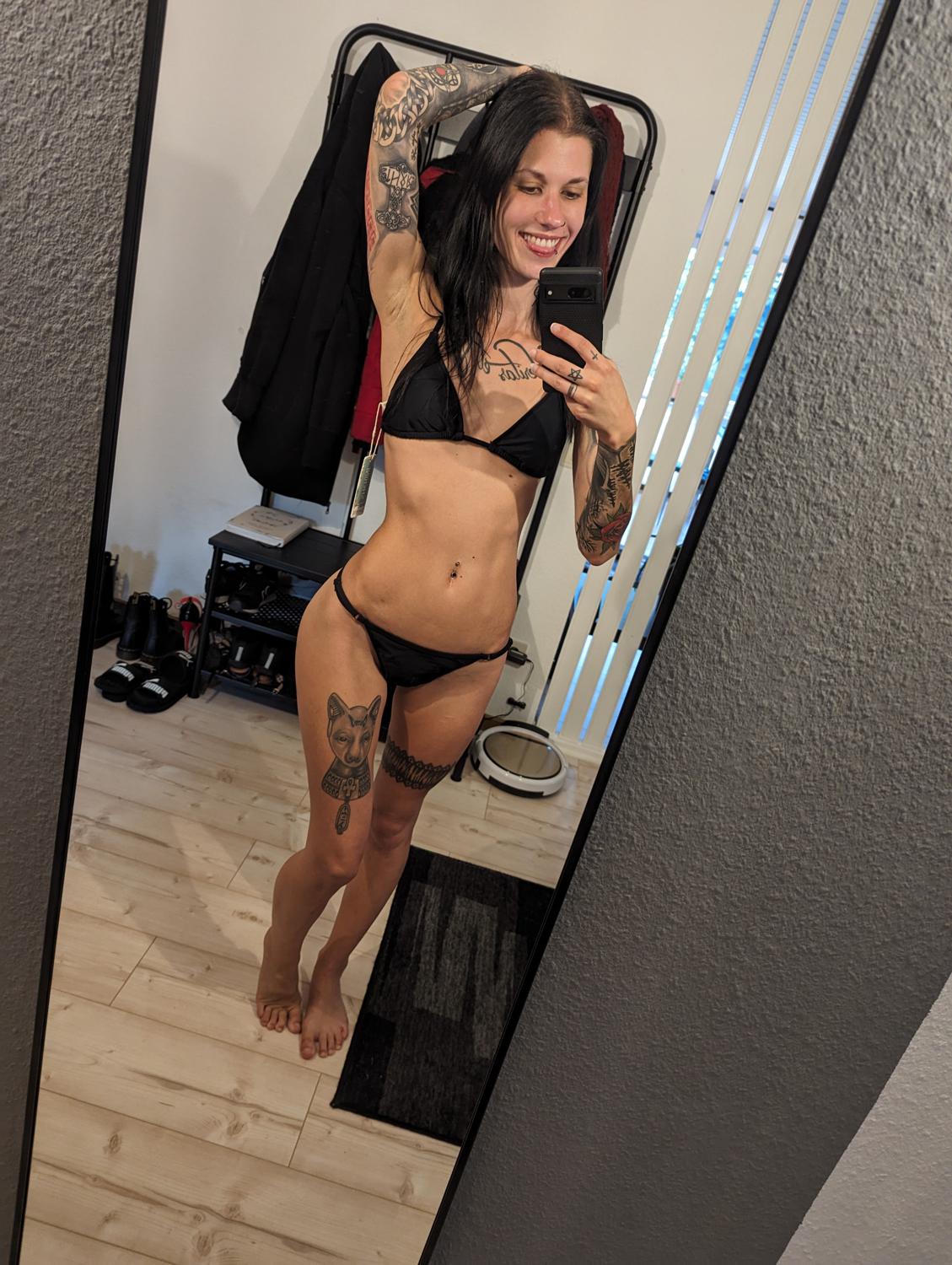Skinny_bitch's media