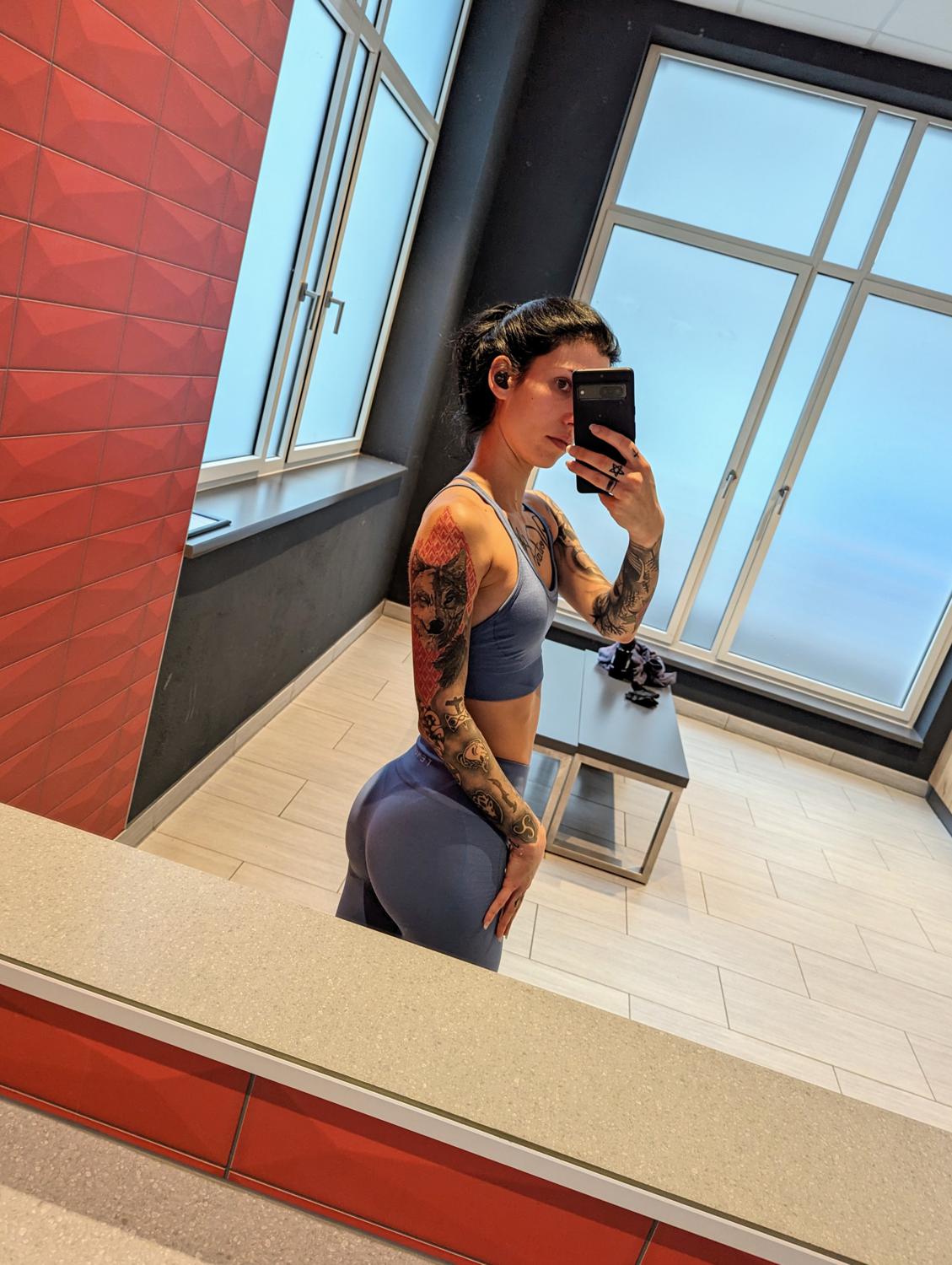 Skinny_bitch's media