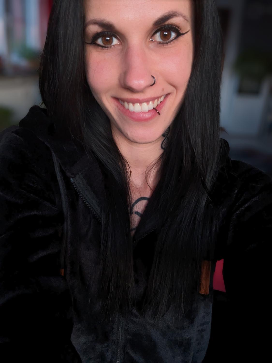 Skinny_bitch's media