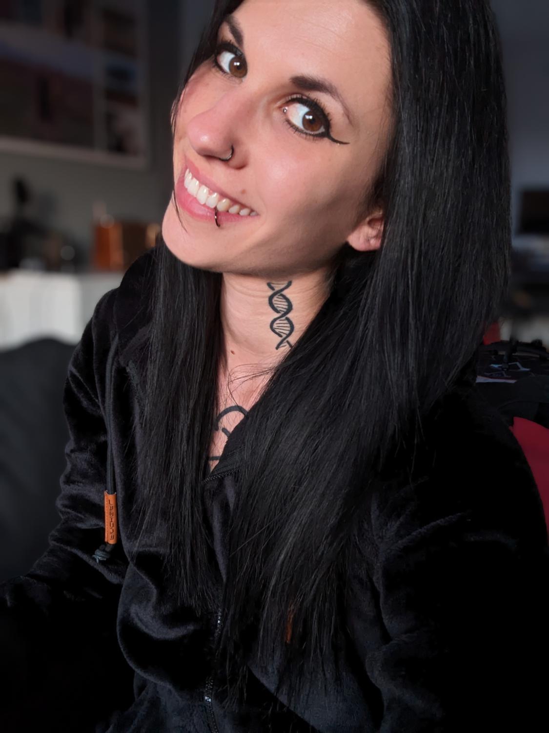 Skinny_bitch's media