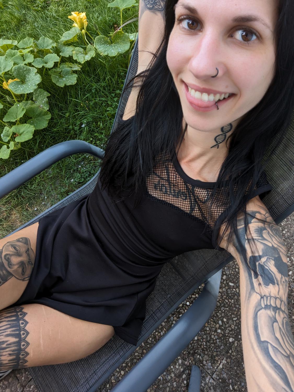 Skinny_bitch's media