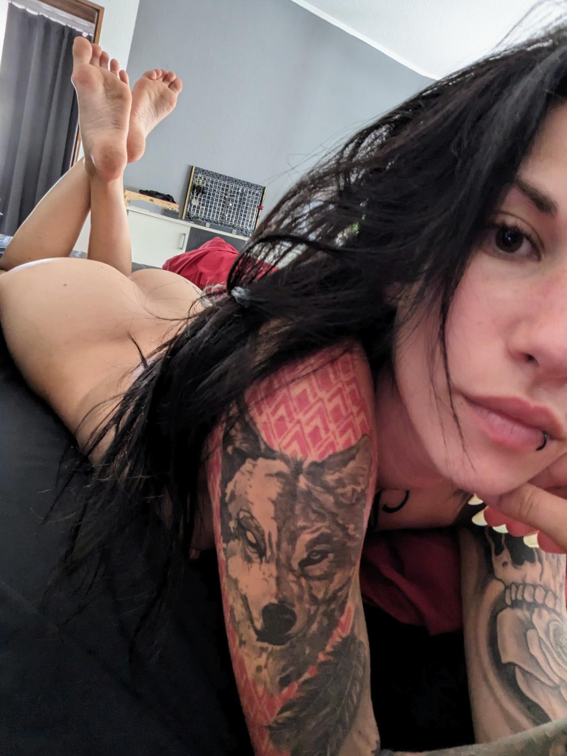Skinny_bitch's media