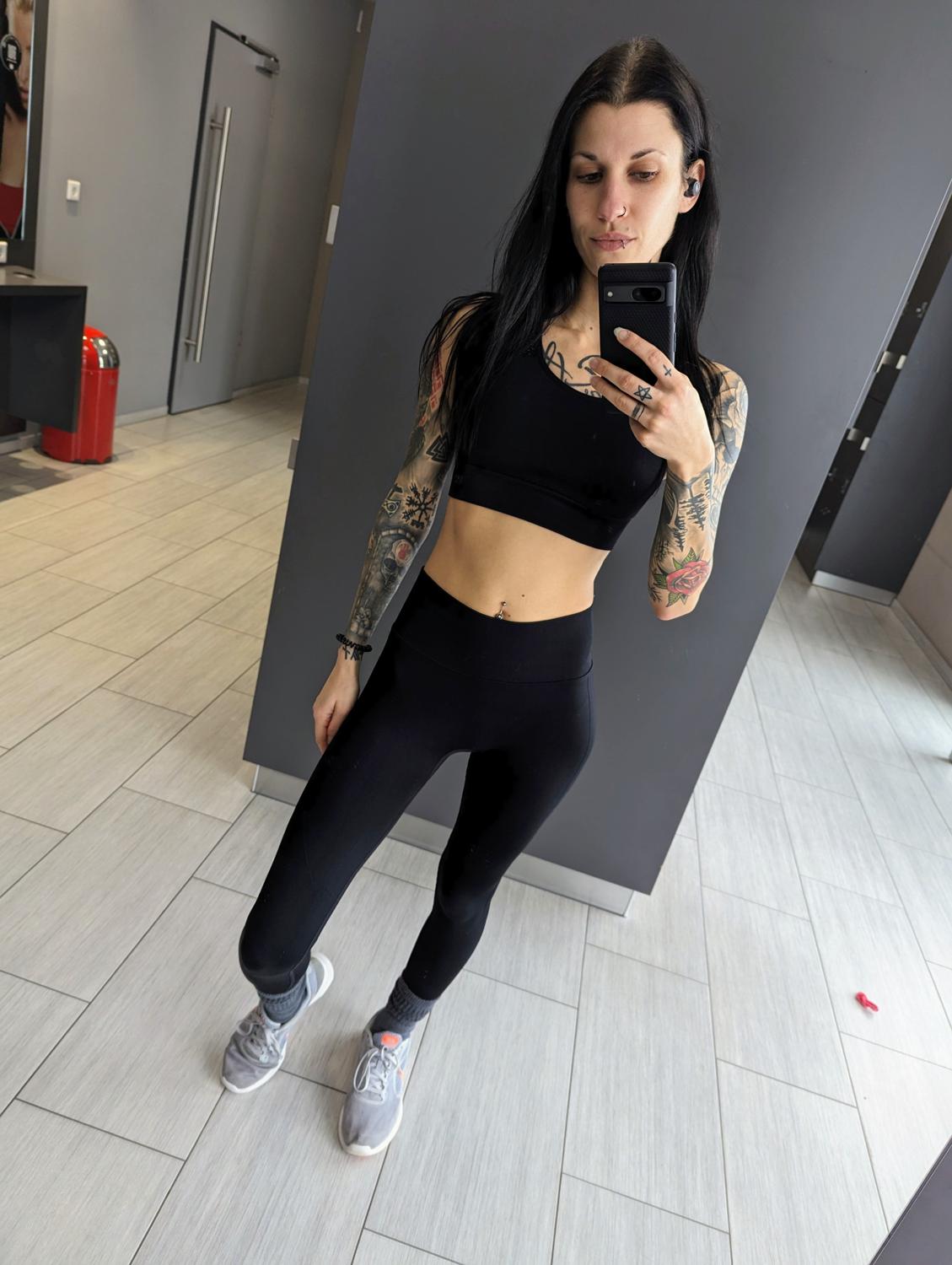 Skinny_bitch's media