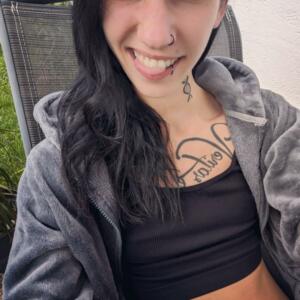 Skinny_bitch's media