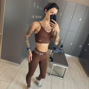 Skinny_bitch's media