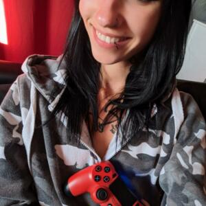 Skinny_bitch's media