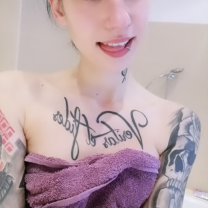 Skinny_bitch's media