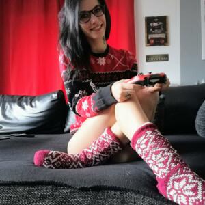 Skinny_bitch's media