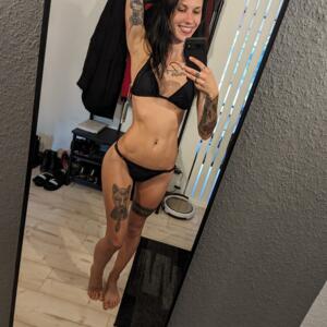 Skinny_bitch's media