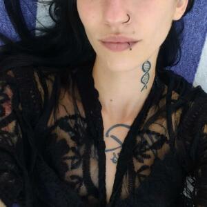 Skinny_bitch's media