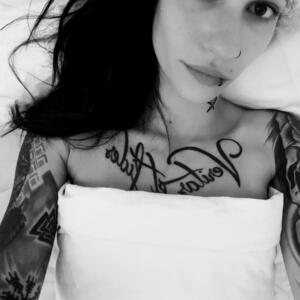 Skinny_bitch's media