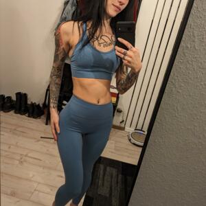 Skinny_bitch's media