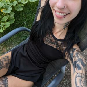 Skinny_bitch's media