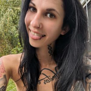 Skinny_bitch's media