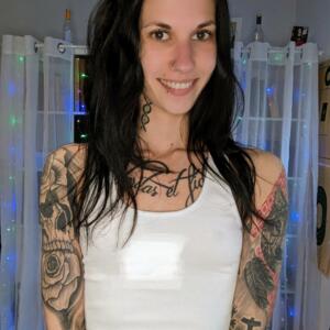 Skinny_bitch's media