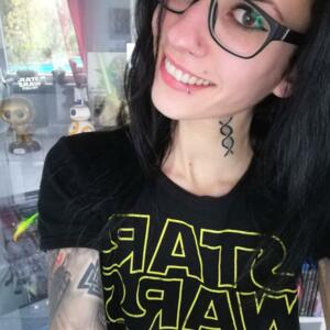 Skinny_bitch's media