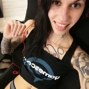 Skinny_bitch's media