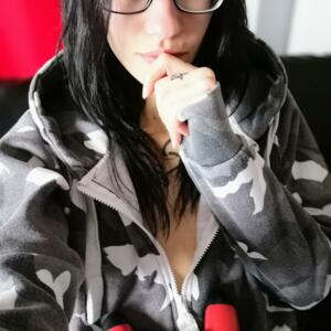 Skinny_bitch's media