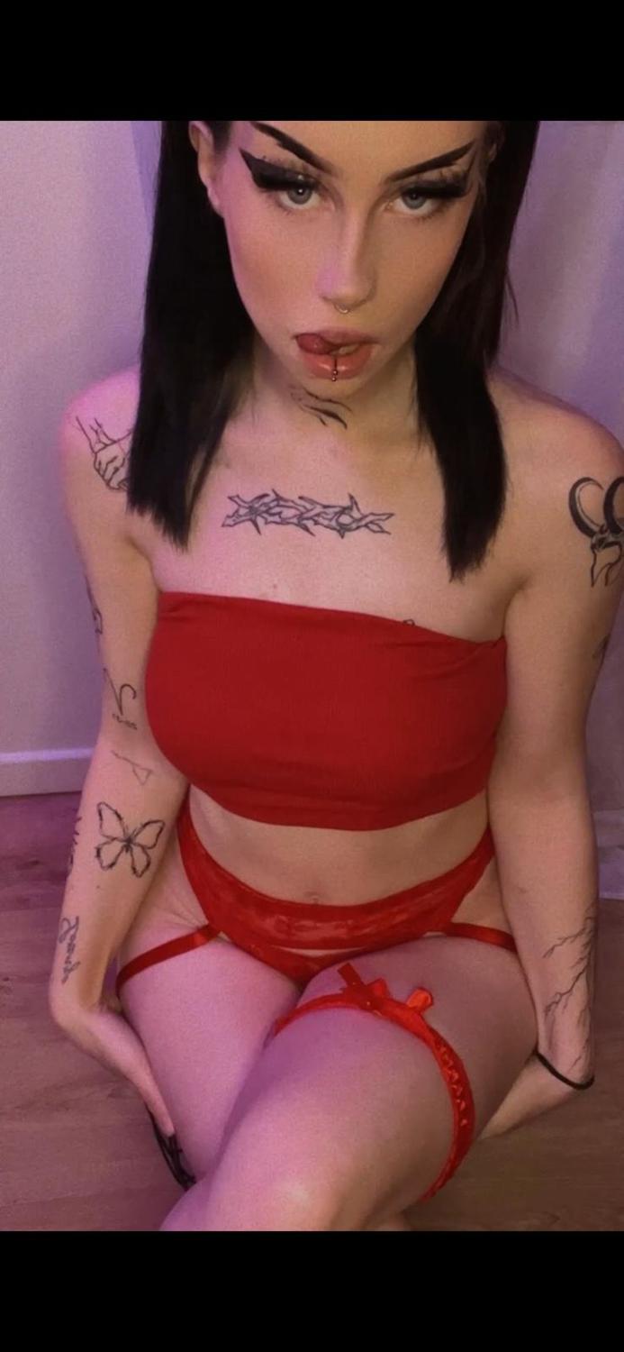 Snowwhiteof's media