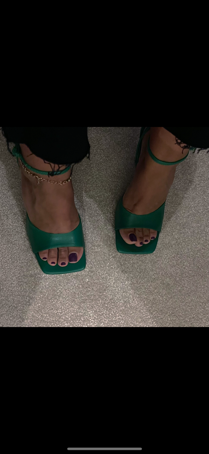 So_feetbook's media
