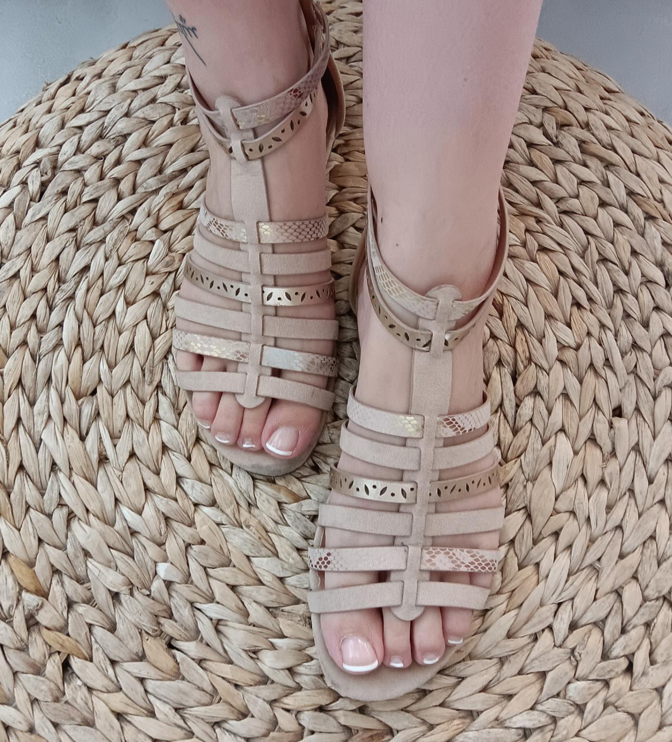 So_french_feet's media