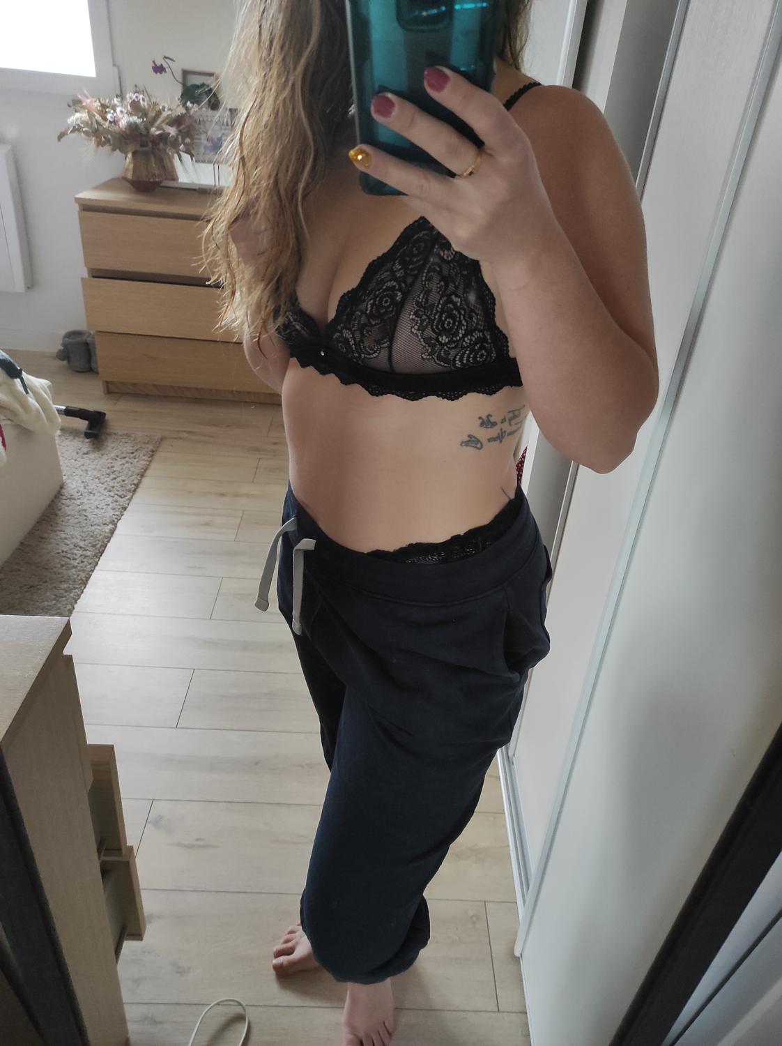 Sophie_Horny's media