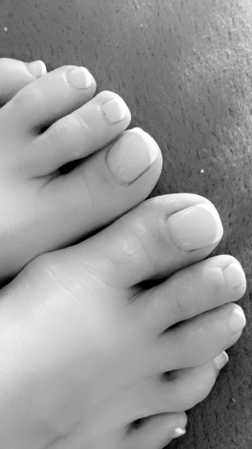 Sweetfrenchcandyfeet's media