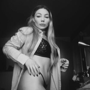 Tanialeone1's media