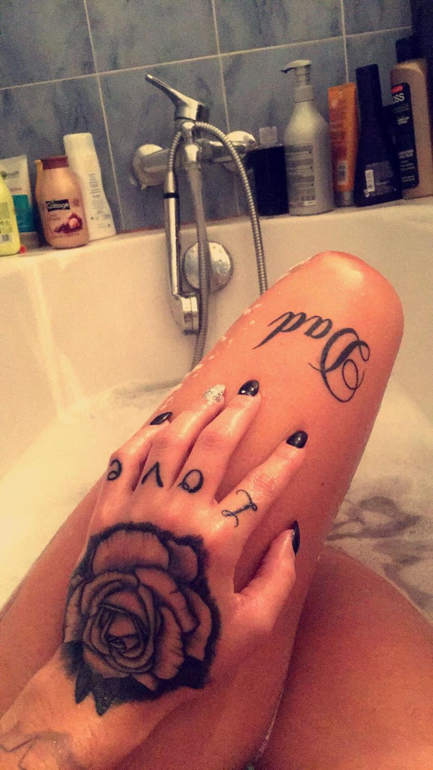Tatoogirlpied's media
