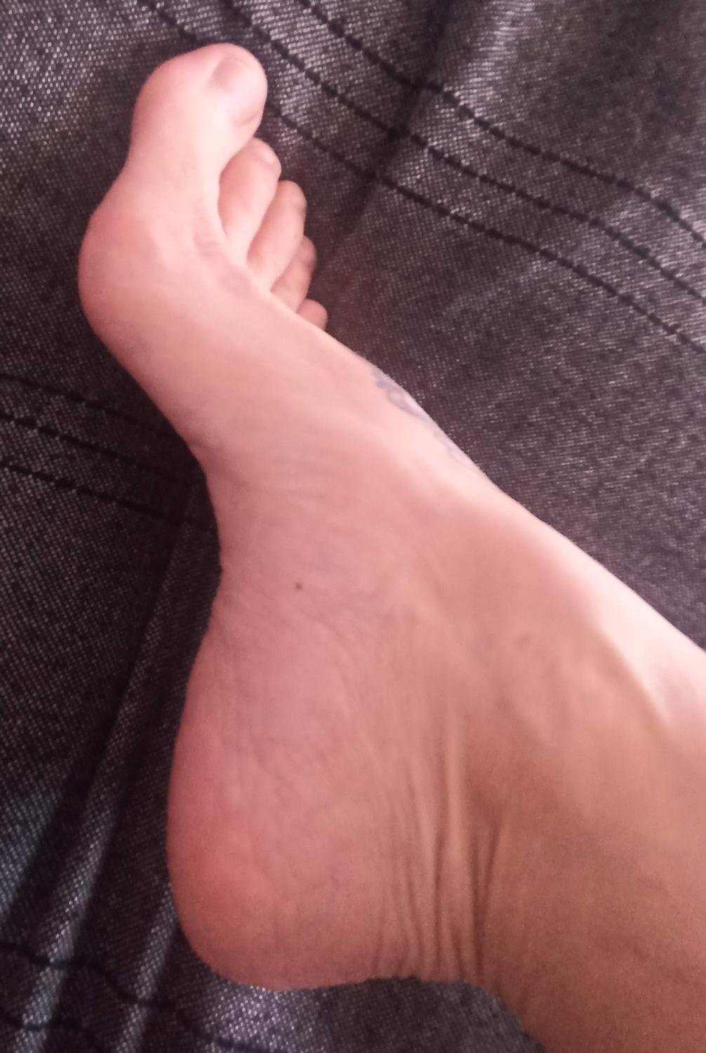 Tattoo-and-feet-for-you's media