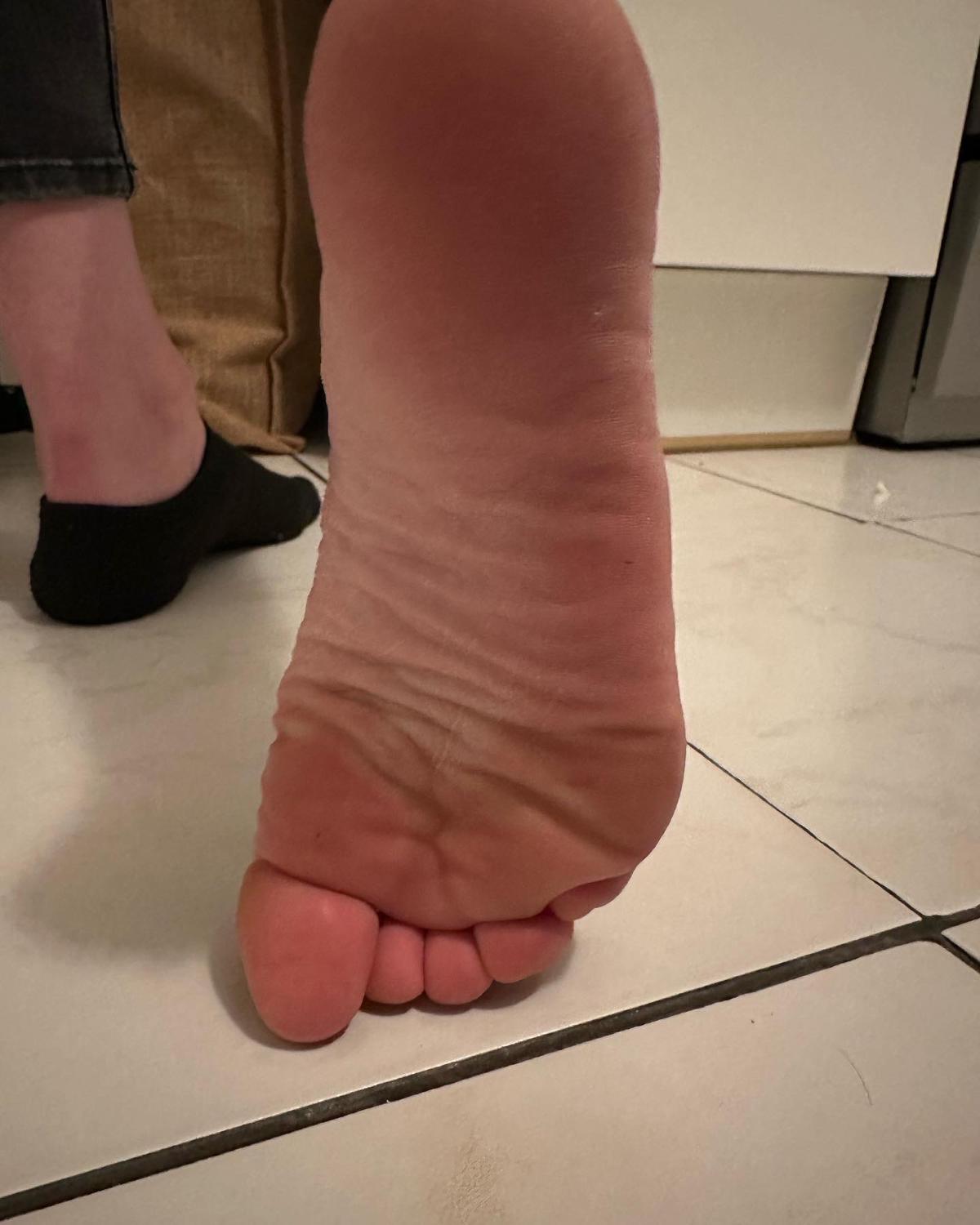 Teenyfeetporn's media