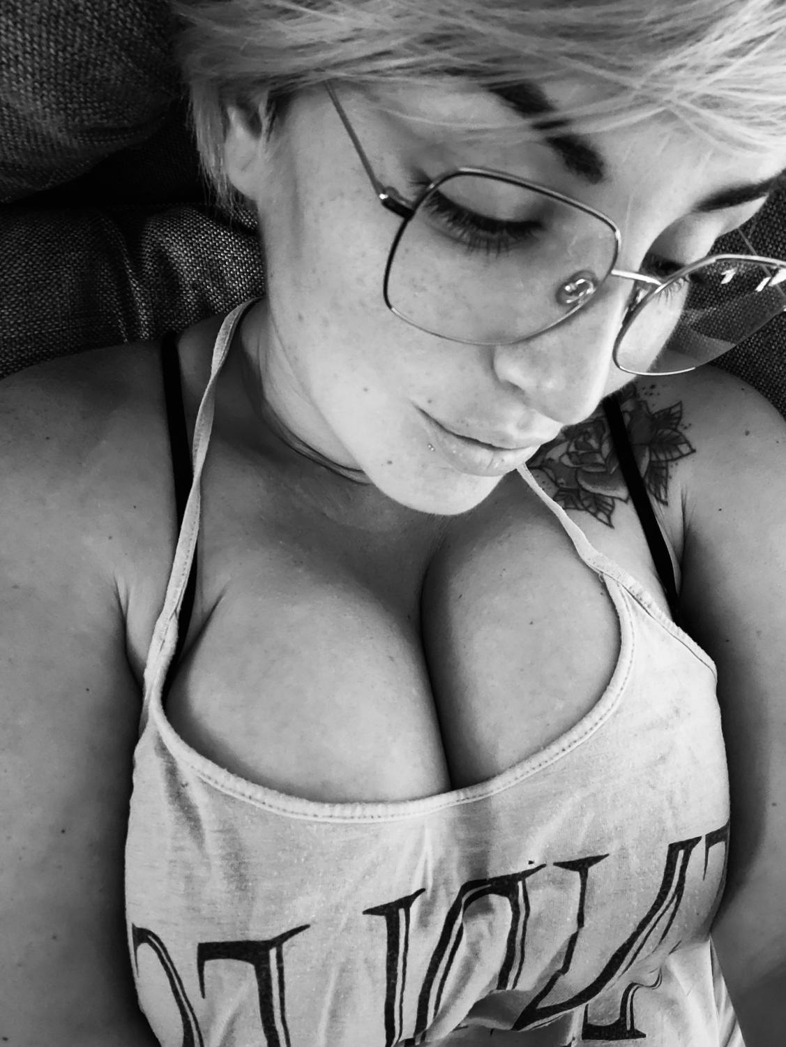 Tessabody's media