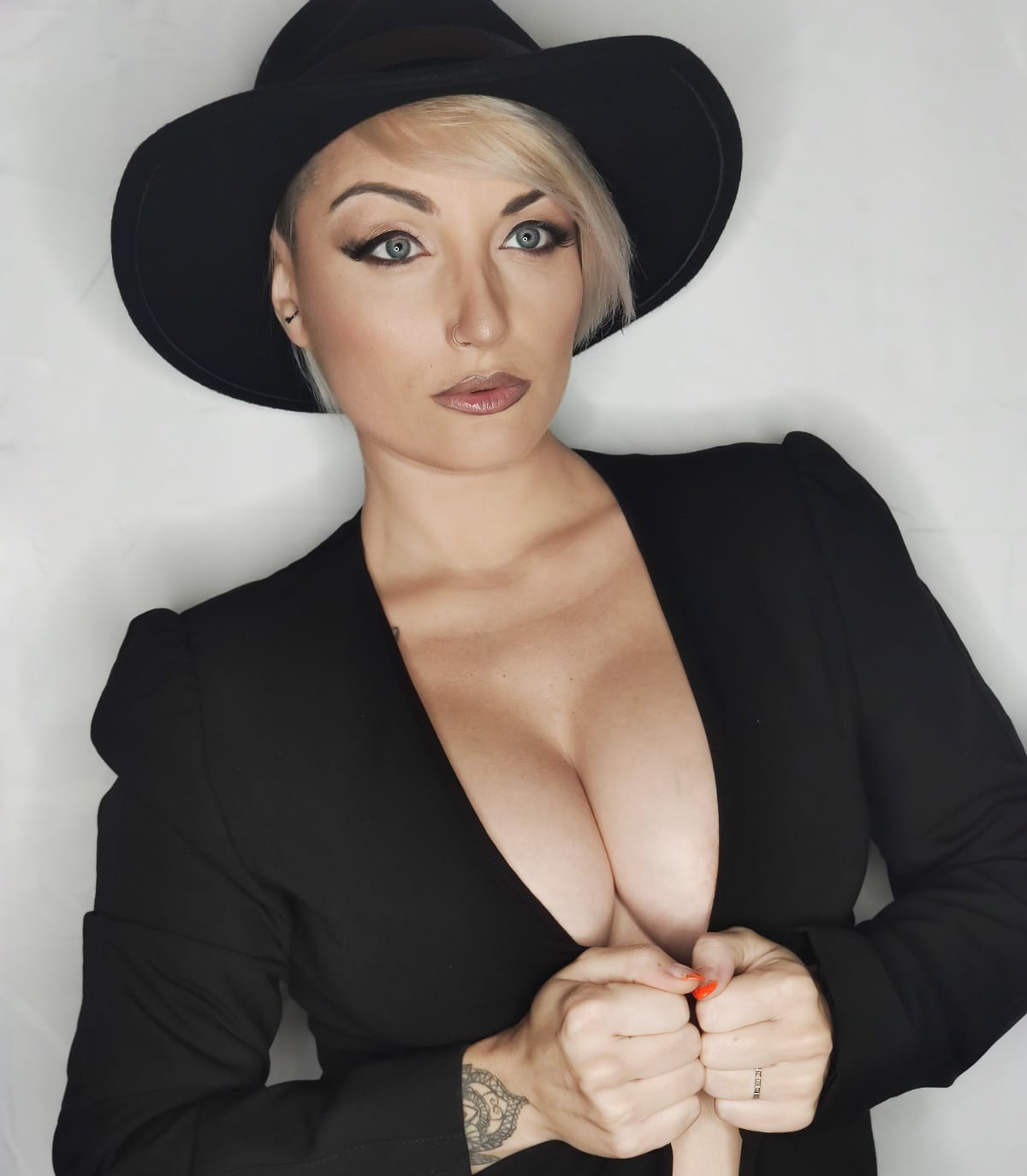 Tessabody's media