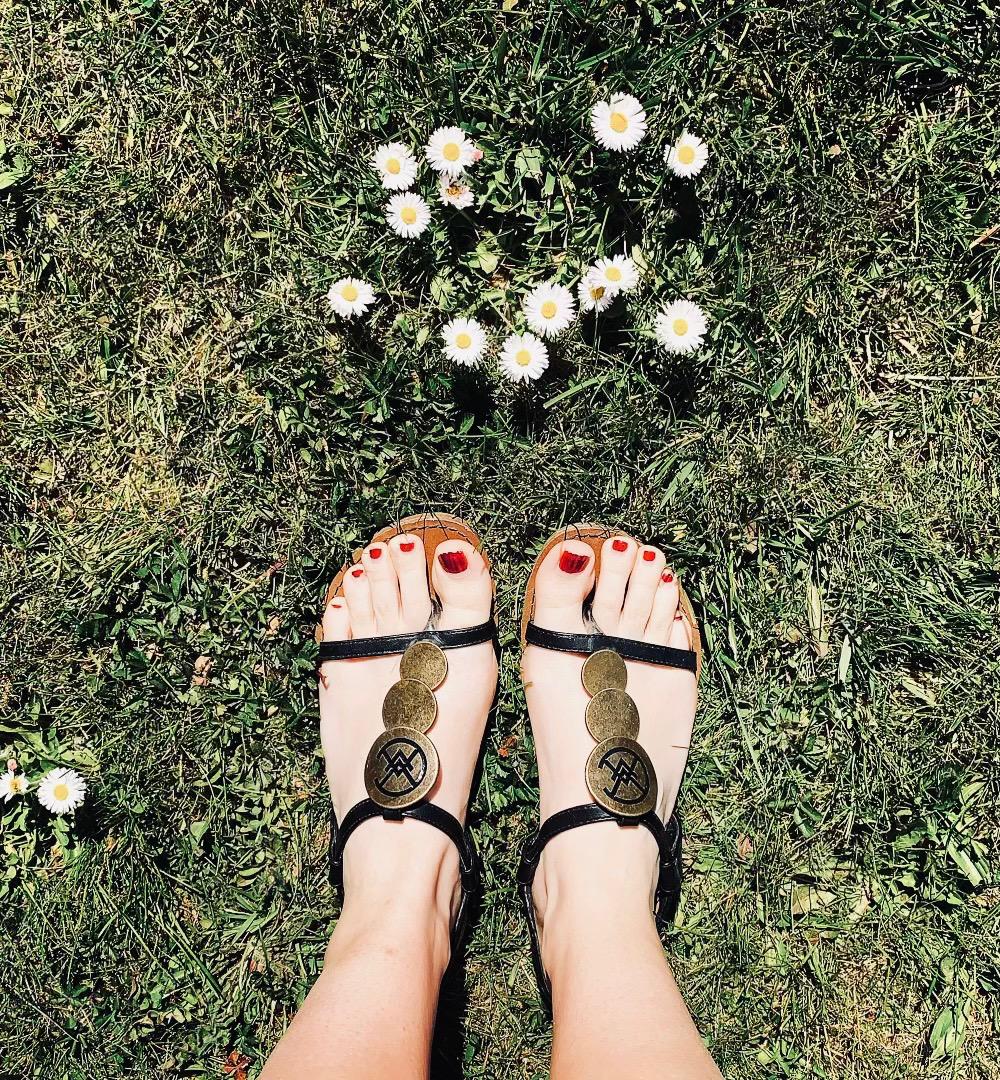 The_pretty_french_foot's media