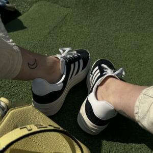 Thefrenchsensualfeet's media