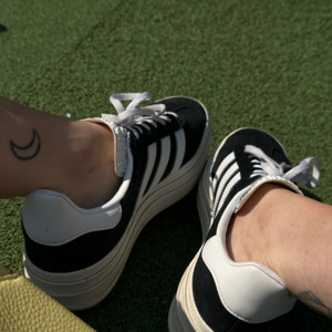 Thefrenchsensualfeet's media