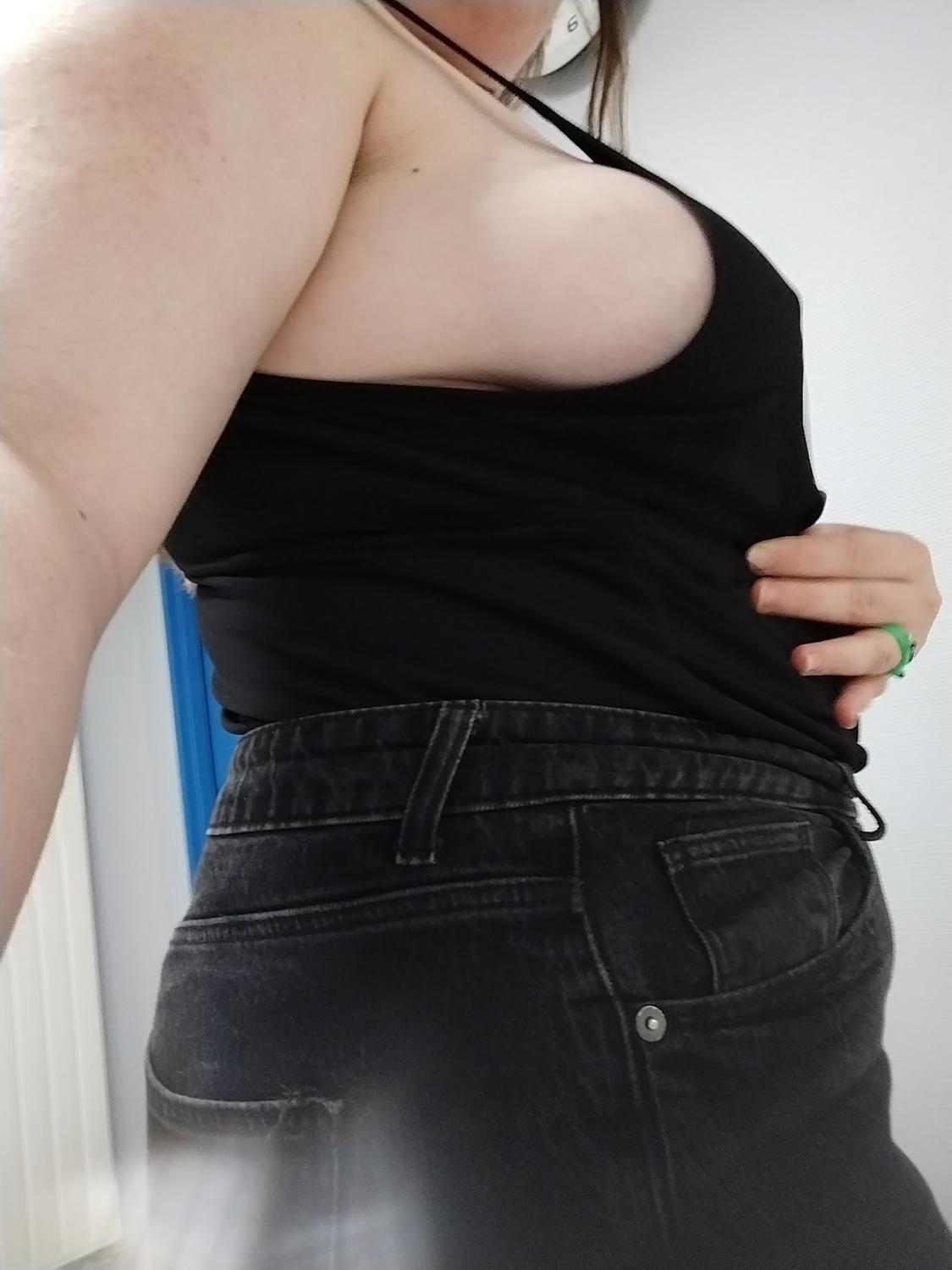 Thick_thigh's media