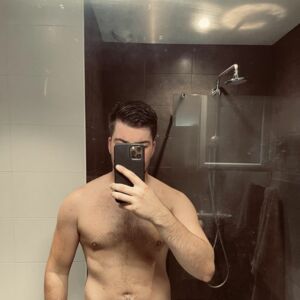 Thom34_'s media