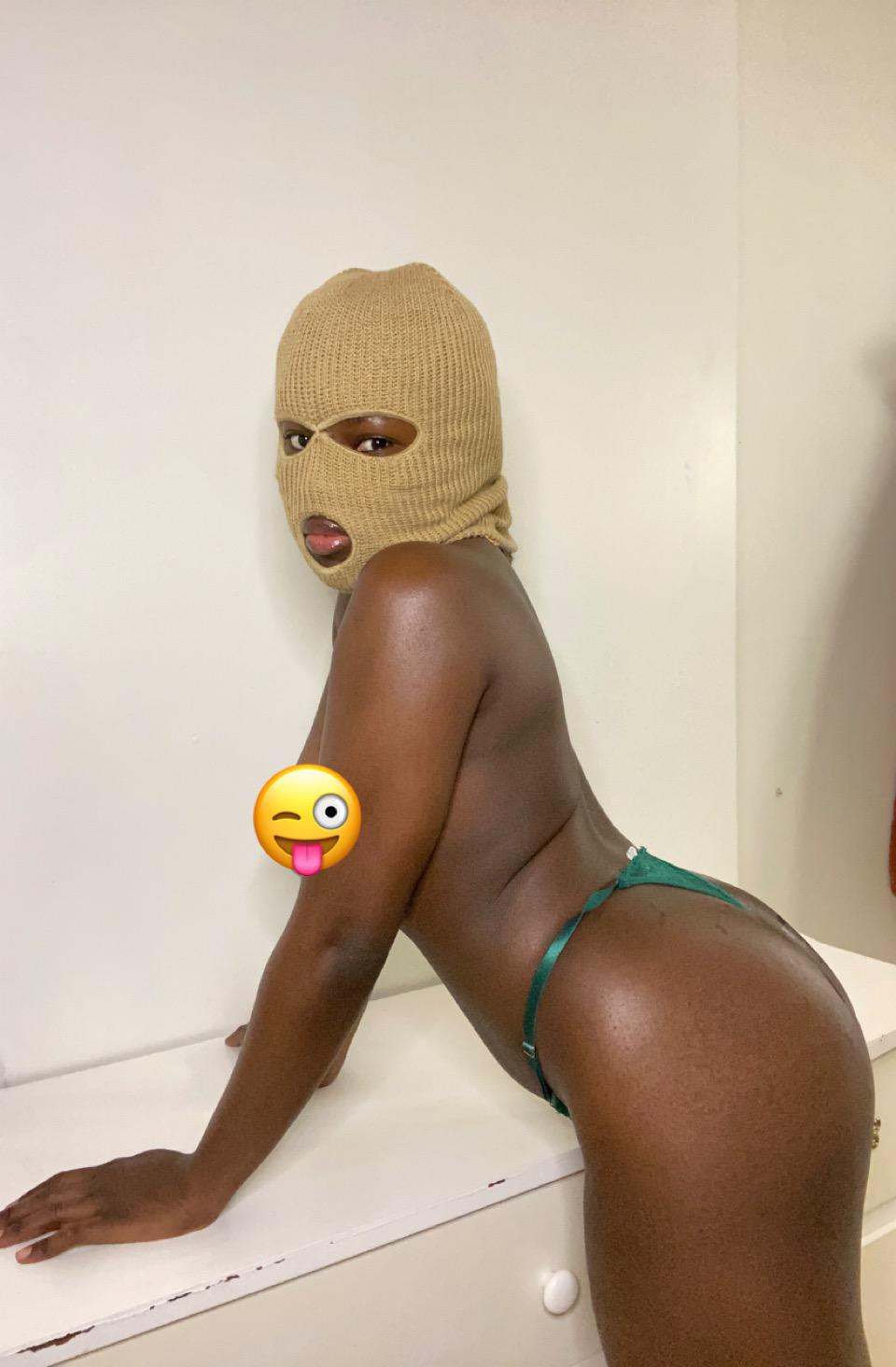 Tianassfeet's media