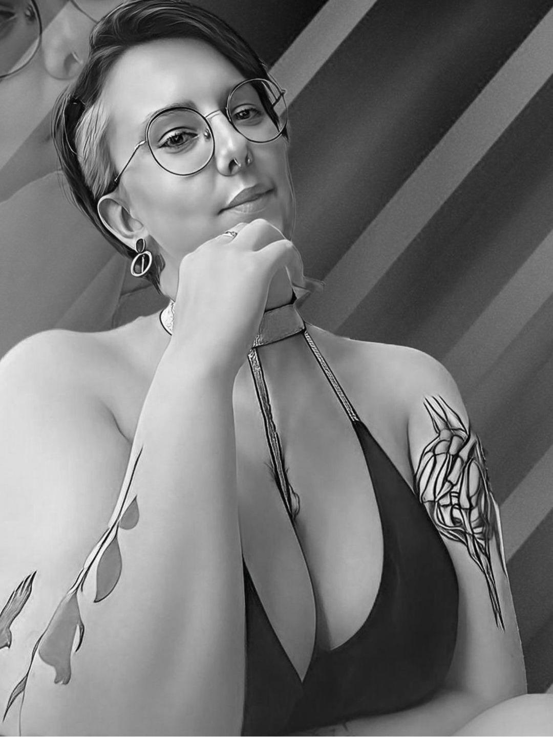Titaniasexy's media