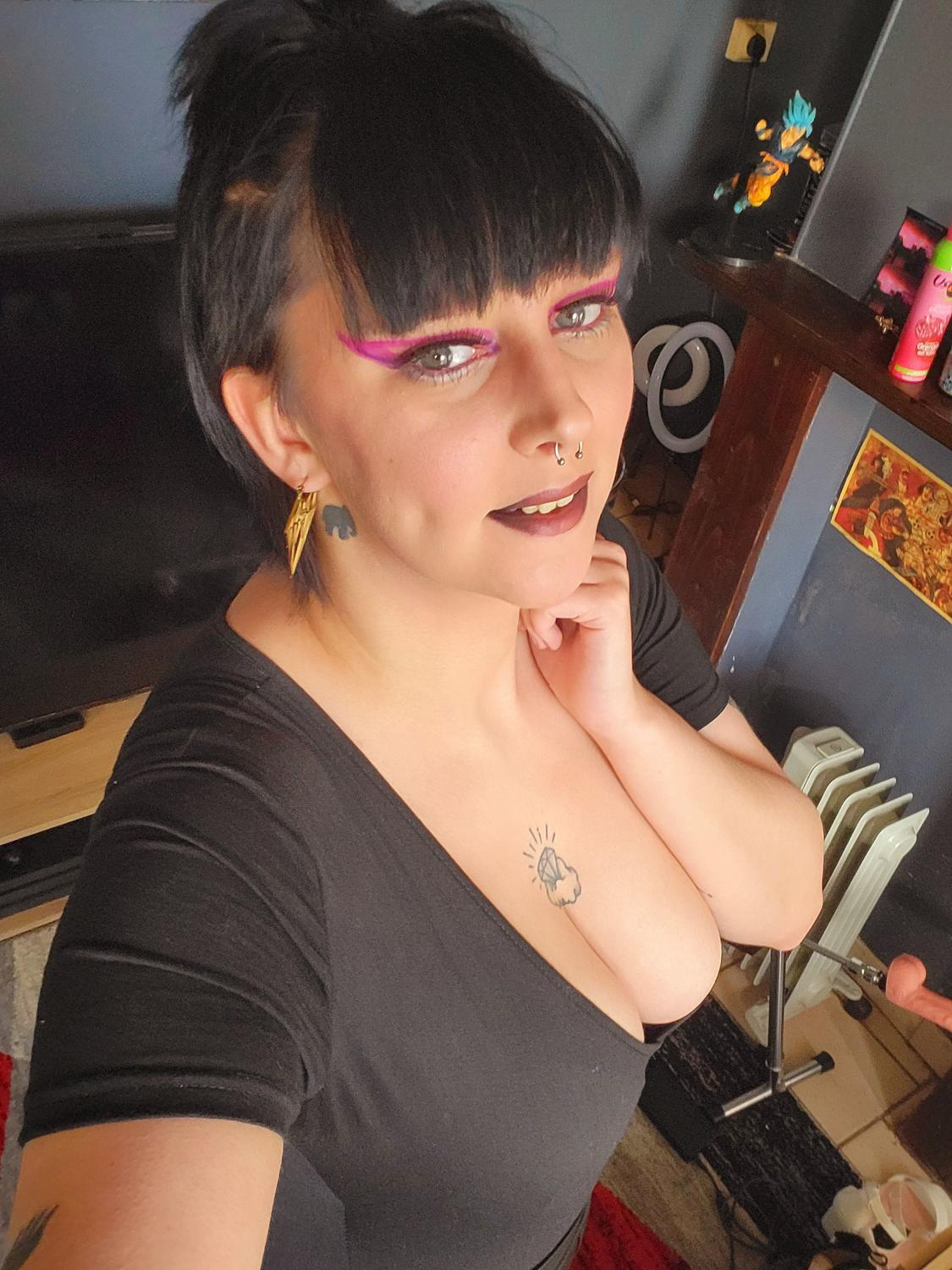 Titaniasexy's media