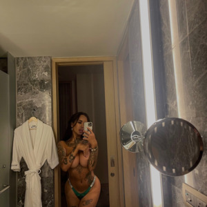 Trans_amanda's media